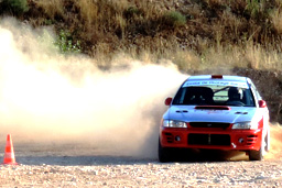 Subaru Impreza en glisse lors de nos Stage de Pilotage Rallye sur Terre, Journée Niveau 2